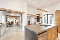 LOOK NO FURTHER! Gorgeous old finca with sea view!