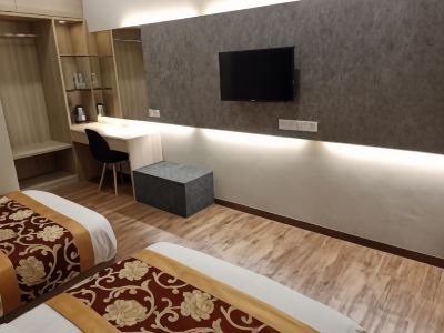 M Global Hotel