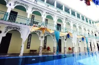 The Grand Morocc Hotel - Rooftop Pools