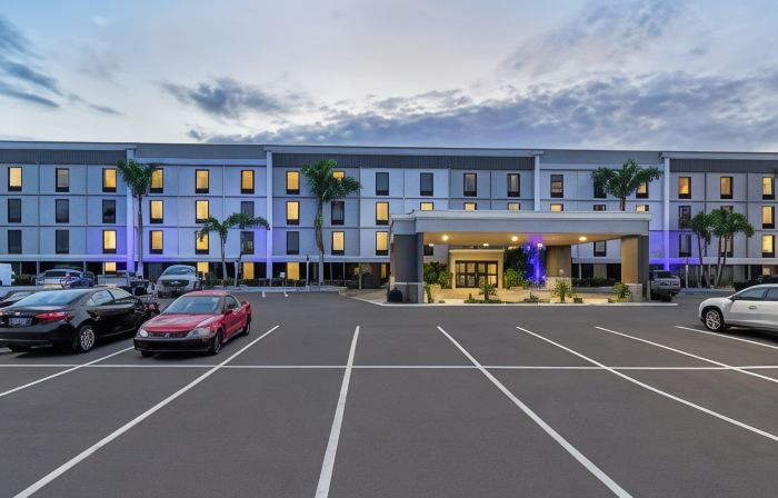 Comfort Inn & Suites St Pete - Clearwater International Airport