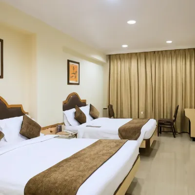 Hotel TIP Top Plaza Отели рядом с достопримечательностью «Лейк Шор Молл - Тхане»