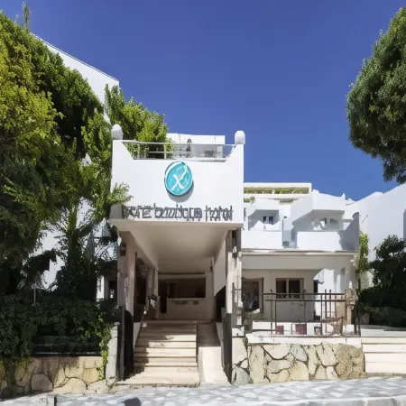 Ponz Hotel