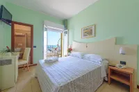Hotel Zeus - balcony