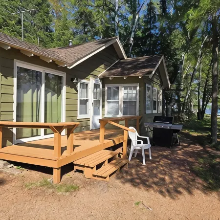 Family and pet friendly, waterfront cabin on Lost Lake, with private dock