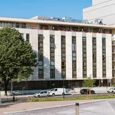 Hotel 56 Hotels near Porte Cailhau