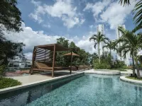 Apex Executive Apartments - Dovle - Pools