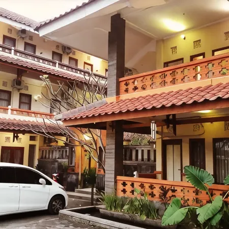 Arondari Hotel