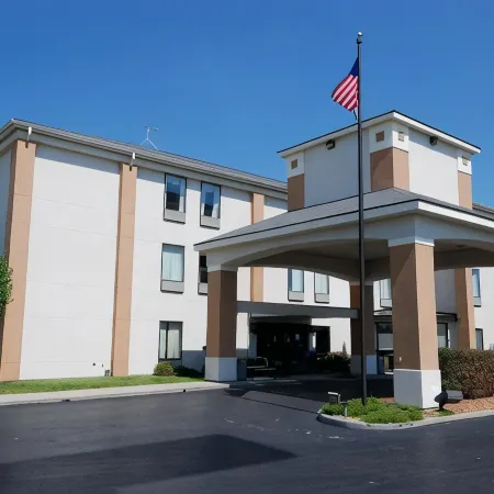 Quality Inn & Suites Near St Louis and I-255