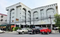 U-Thong Hotel - parking