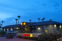 Super 8 by Wyndham Chandler Phoenix - Parkering
