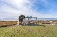 Oceanfront 3Br/2BA. Sleeps 10. Private Beach. Gulf Views. Ocean Springs - Beach