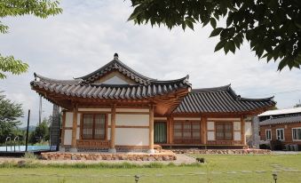 Wanju Cheongpungheon Ok Pension