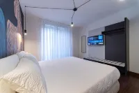 Habitat Apartments - balcony