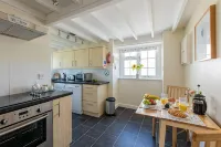 Beautiful, Romantic  Cottage in Rural Setting with Country Club Membership. - Wi-Fi