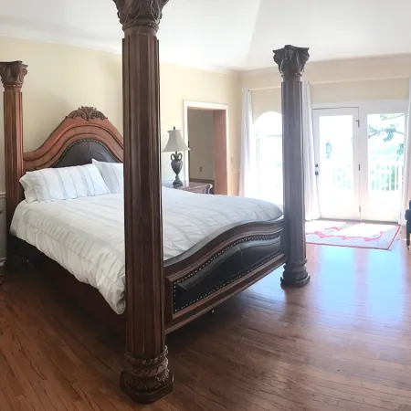 Petit Jean Cliffside Retreat