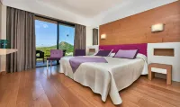 Hotel & Spa S'Entrador Playa - parking