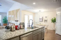 Scandi Home by Turnpike - KING Bed, Fast WiFi - 3-Star