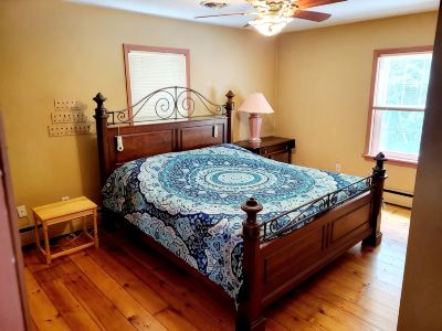 Happy Valley retreat - whole house, large living room, EV charger