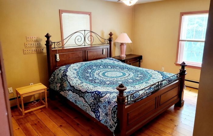 Happy Valley retreat - whole house, large living room, EV charger