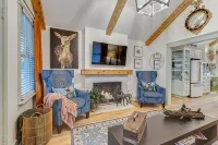 Completely Renovated Historical Cottage -- Walking distance to Downtown Franklin - ブティック