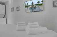 Chic Johns Island Cottage w/ King Bed+Smart TVs! - Homestays