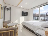 Gaypeng Poolvilla Lisum Five Penison Hotels near Nami Island