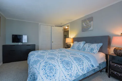 Cozy Costal Retreat in the heart of Groton's charming beach community,