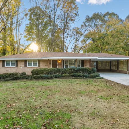Stylish Smyrna Home Near Braves Stadium