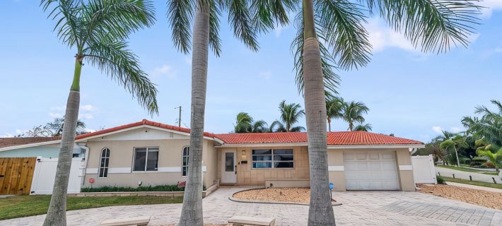Beachside Luxe: Pool BBQ Spa Hotels in Deerfield Beach