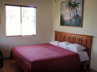 Slice Of Paradise Beach Bungalow, sleeps 2 - 5, full kitchen, 2 baths, AC, &more - バルコニー