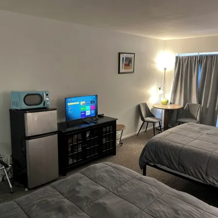 Cozy studio with Smart TV and WiFi in Fillmore.