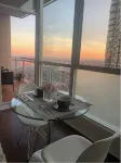 密西沙加市中心時尚公寓大廈 | 距Square One步行5分鐘! - 按摩浴池