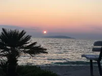 Cozy House: First-Row Beach, Accessibility, Hottub, AC, Gasgrill, W/D Prkng Hotels in Gradac