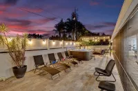 7BR w/ Heated Pool Jacuzzi, Theatre