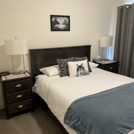 Cozy Condo minutes from RMR & Soon Cabot Pacific Golf
