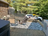 Beautiful 3 BR Cedar Ranch Home with Awesome Master and Cooks Kitchen - Wifi