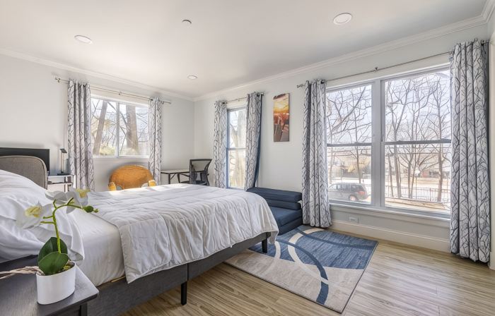 Modern 4BD/3BA w/Parking & deck & 29 min loading=