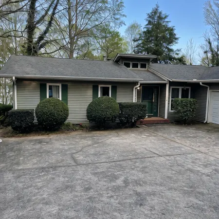 Waterfront 3Br Home on Lake Hartwell Near Clemson