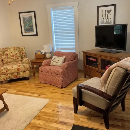 Welcoming 2-bedroom cottage in the heart of New River Gorge National Park