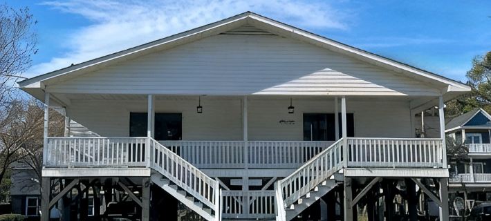 Charming cottage in beautiful Surfside Beach!  1 Block from the beach!!!! Ξενοδοχεία στην πόλη Surfside Beach