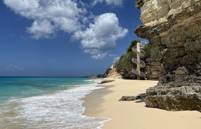 Cupecoy ocean view 2BR condo - pools/private beach