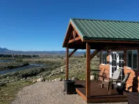 黃石河景木屋，優雅靜謐的度假之所，配備現代化設施!! - 木屋