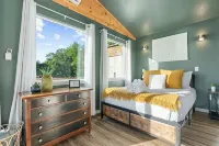 Lake Views! Private Hot Tub and Fire Pit! Lux Couple's Retreat - 4-Star