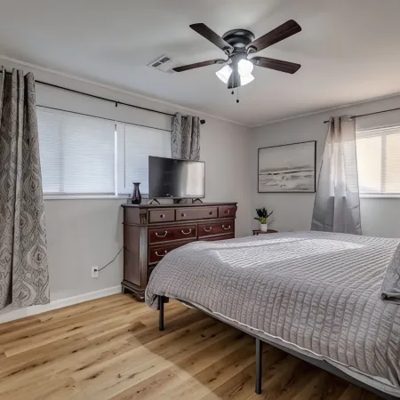 Close to Ulm & Meta, Pet Friendly, Fiber Internet, Carport!
