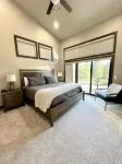 Modern Pines-6 Bedroom, 5.5 Bath. 4 Master Suites! - Boutique