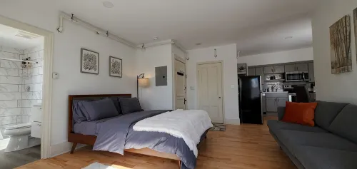 Stylish Studio in the Queen City - 2-Star