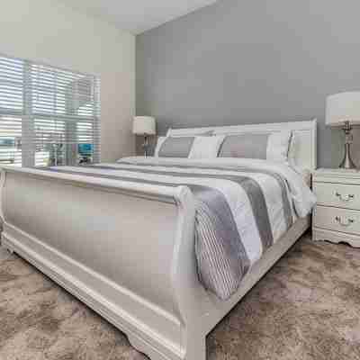 Private Pool/Free Resort Access/Close to Disney/Restaurants Nearby/Storey Lake!! Rooms
