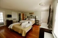 Destination, Overlooking Cooperstown, Large Grounds, 6.2 miles from Dreams Park. - Wi-Fi