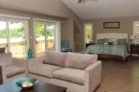 Camm's Lakeside Retreat (Close to Charlotte), Family-Friendly, Boat Available - 4-Star
