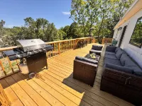 Sleeps 10! Lake Front 4-Bedroom Home with Fire Pit Lake Views! - 4-Star